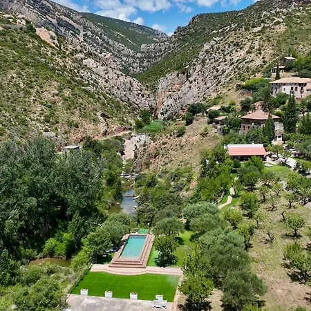 Jardines De Guara בית נופש *