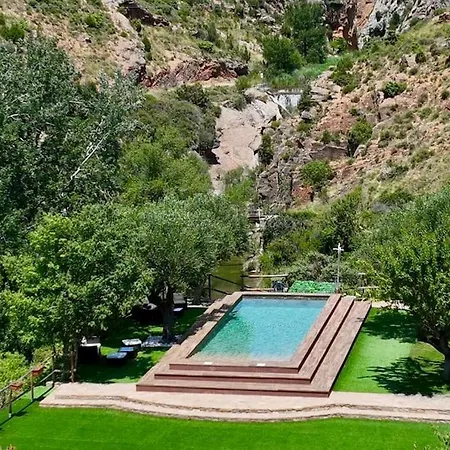 Jardines De Guara בית נופש *